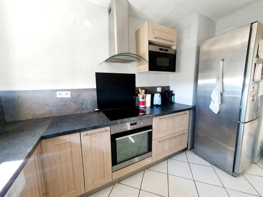 Appartement Avec 3 Chambres 80M2 Plein Sud Marignane Kültér fotó